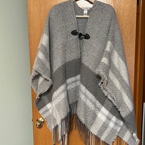 Maurices women’s poncho, one size fits all